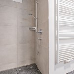 Moderne Dusche in der Ferienwohnung Hoferlitzlhubgut in Mittersill. Stilvoll und hochwertig in der Ausstattung. thumbnail